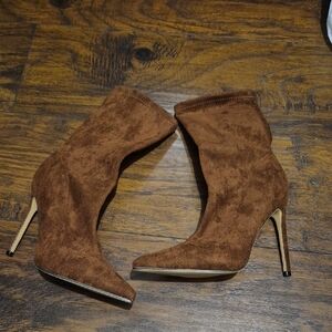 SHEIN Chestnut Heeled Boots